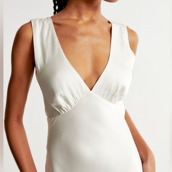 NWT Abercrombie Elegant White Evening Gown - Picture 2 of 3